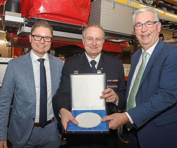 Jochen Feyerabend erhielt die Verdienstmedaille des Landkreises.