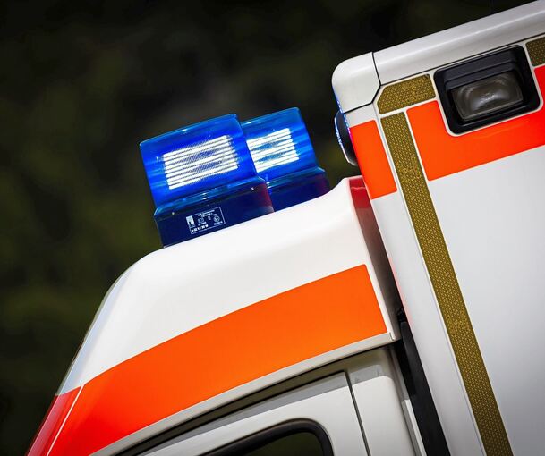 Der 13-Jährige kam mit leichten Verletzungen in ein Krankenhaus.