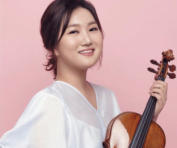Die koreanische Bratschistin Hae Sue Lee.