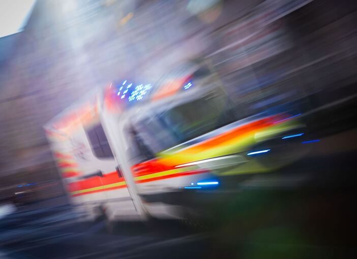 Notarzt im Blaulicht-Einsatz