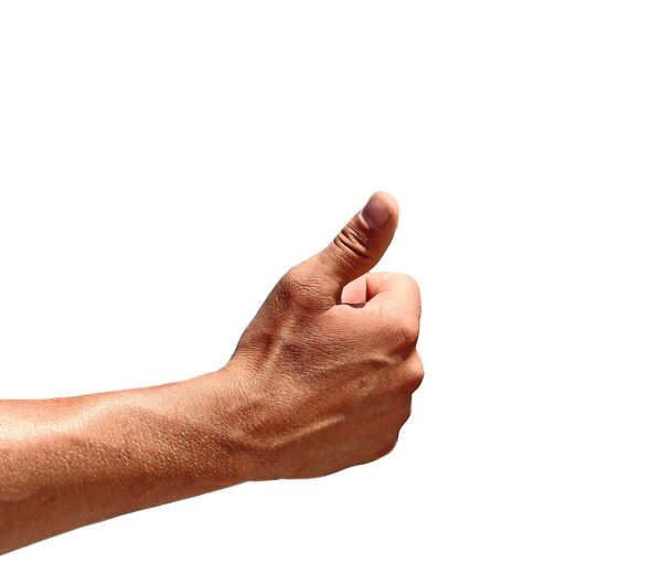 Daumen raus: Mit dieser altbewährten Geste findet man in Kirchheim schnell eine Mitfahrgelegenheit nach Bönnigheim.