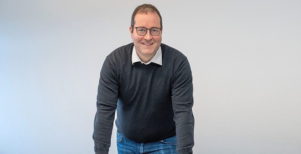 Stefan Kegreiß mit dem Siegerentwurf zur Weiterentwicklung des Stadtzentrums. Gerne würde er weiterhin Erster Beigeordneter der Stadt bleiben.