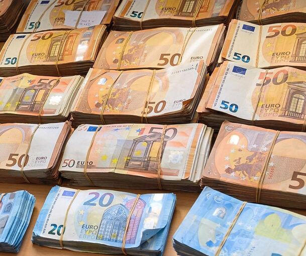 Wo sind die 3,8 Millionen Euro? Die Spur dieser hohen Summe an Bargeld verliert sich auf einem einsamen Feldweg zwischen Ludwigsburg-Oßweil und Pattonville.