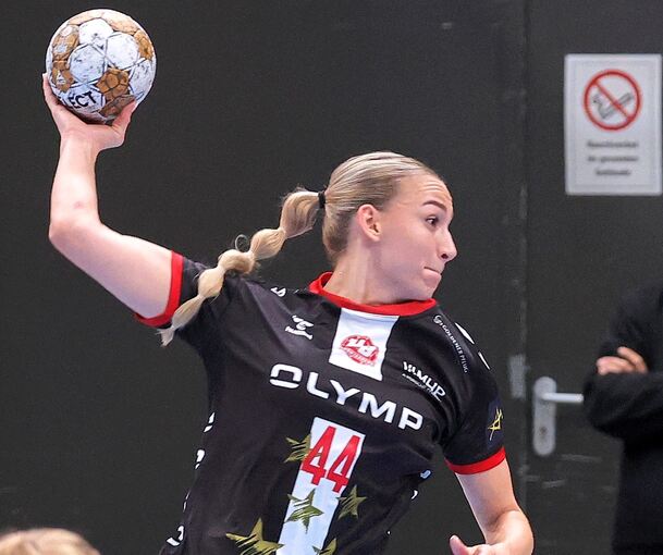 Julia Niewiadomska muss noch eine Weile warten, bis sie wieder das HBL-Trikot tragen darf.