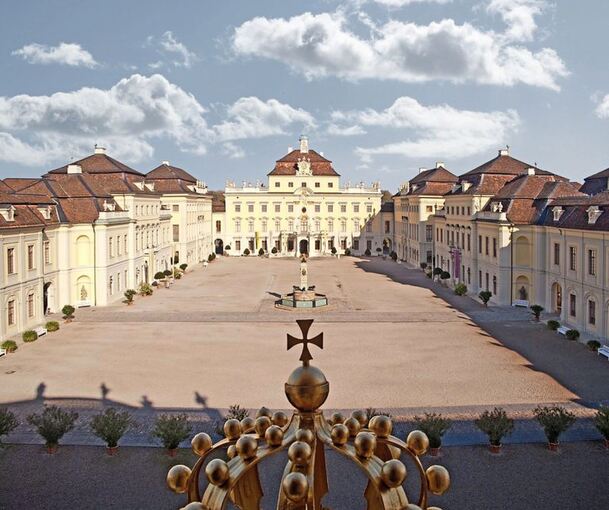 Dieser Blick auf den Ehrenhof des Schlosses hat als Vorlage für das Puzzle in der Ludwigsburg-Edition gedient.