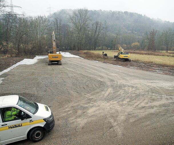 Zwischen Besigheim und Bietigheim wird ein Lagerplatz für den Bau der Gasleitung angelegt.
