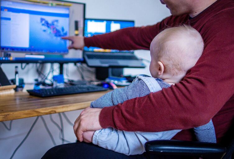 Illustration - Vater im Homeoffice