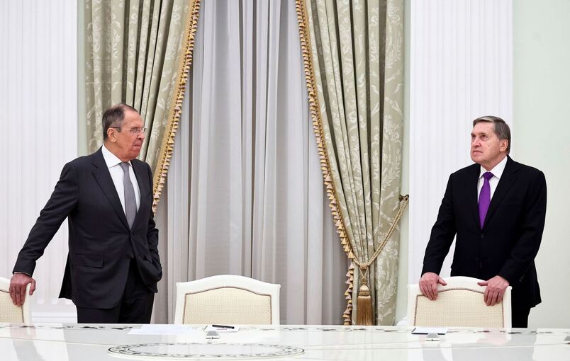 Lawrow und Uschakow bei einem Treffen in Moskau