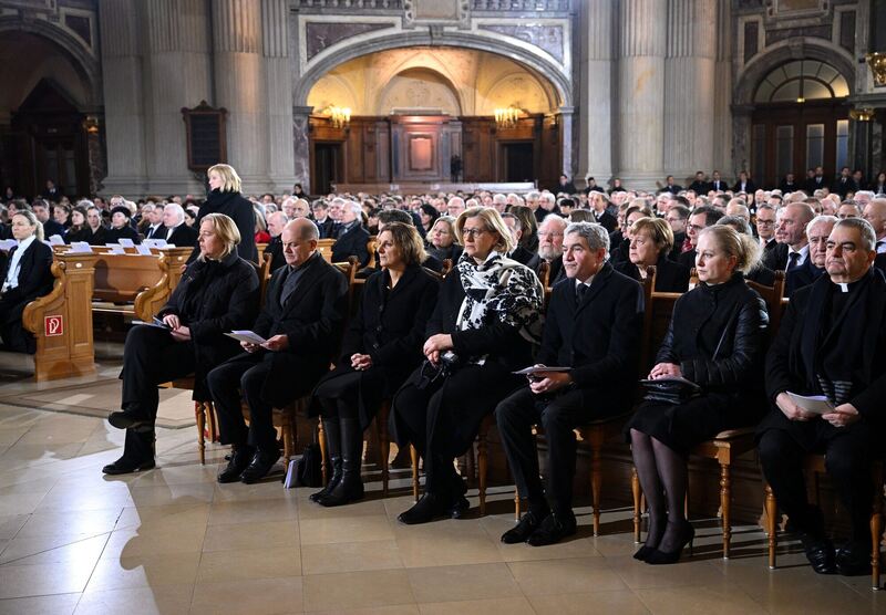 Politische Weggefährten nehmen Abschied.