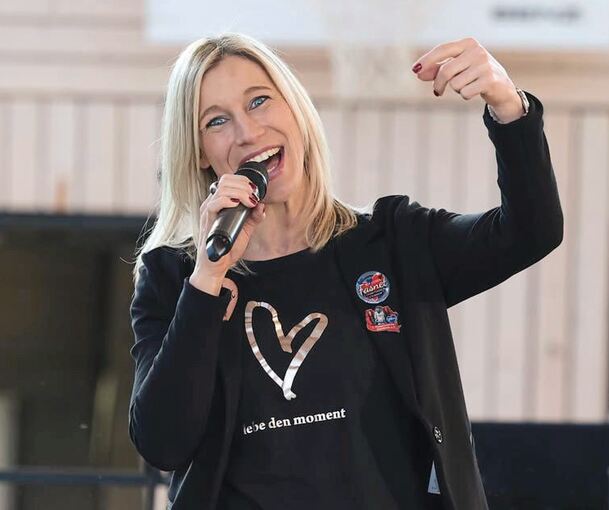 Heike Wanner singt von Herzen gerne – nicht nur während der Fasnet.