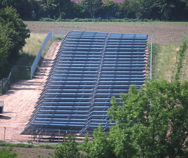 Eine Investition in den Klimaschutz: das 2023 eingeweihte Solarthermiefeld in Freudental.