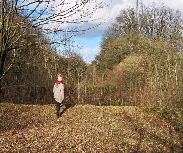 Von der Brücke, über die noch in den 1970er Jahren die alte Autobahntrasse führte, ist nichts mehr übrig. Nun geht es dort rund acht Meter in den Abgrund.