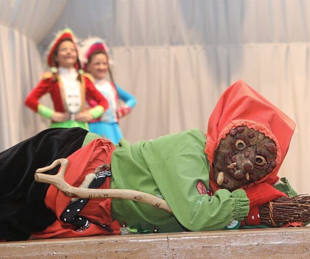 Da schlummert sie noch, die Mistelhexe.