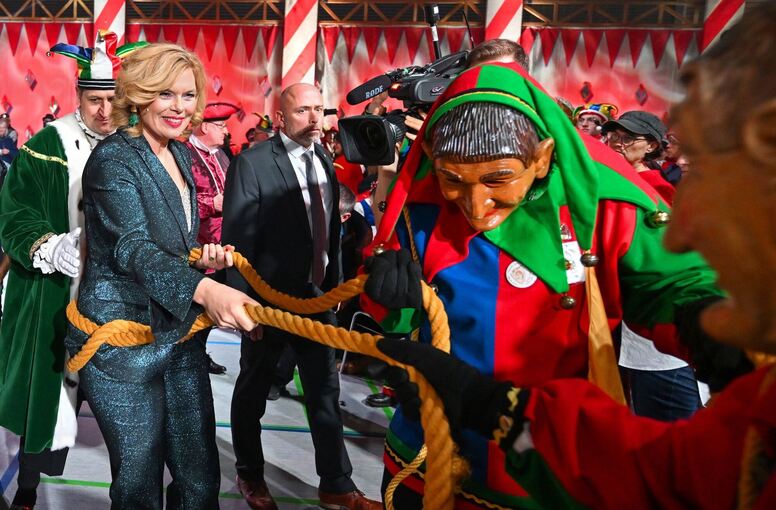 CDU-Politikerin Klöckner steht vor Stockacher Narrengericht CDU-Politikerin Klöckner steht vor Stockacher Narrengericht