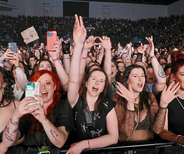 Die 4000 Besucher – zwischen dem Teeniealter und Mitte vierzig – sind begeistert.