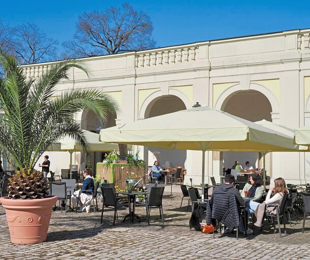 Das Café Schlosswache hat seit dem 1. März einen neuen Pächter. Bei schönem Wetter sind die Plätze draußen begehrt.