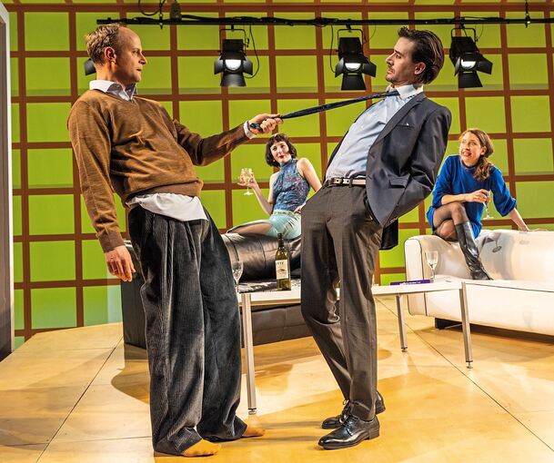 Etwas zu flach: Yasmina Rezas „Drei Mal Leben“.