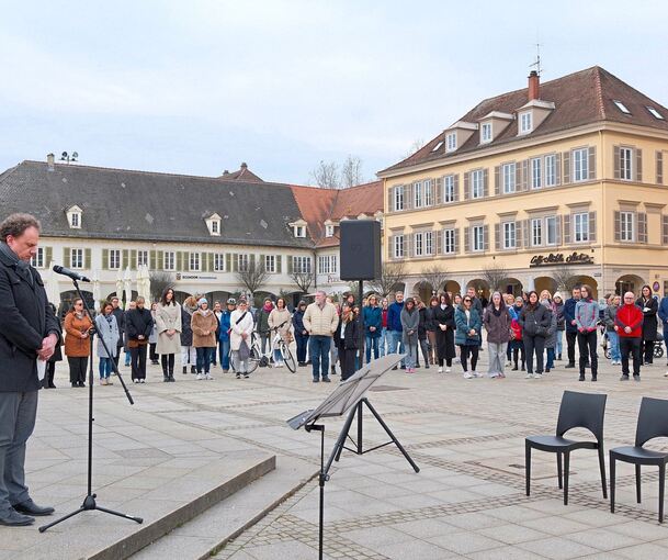 Gedenken auf dem Ludwigsburger Marktplatz zum Geläut.