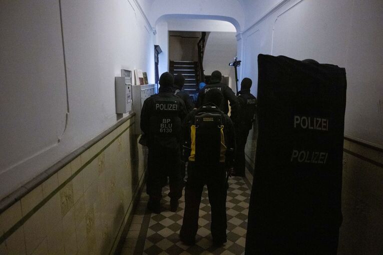Razzia gegen Fußballfans - Berlin Razzia gegen Fußballfans - Berlin