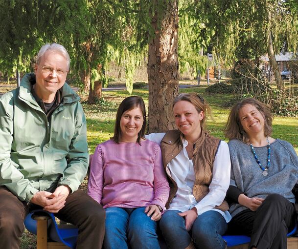 Sie sind die Gesichter hinter der Katholischen Erwachsenenbildung: Jörg Maihoff, Sarah Socci, Birgit Bauer und Christin Probst (von links). Auch dabei, aber nicht auf dem Bild ist Jutta Lorenz.