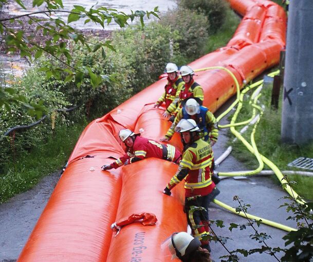 Im Juni 2024 hielt dieser mobile Damm namens „Biber“ den Neckar in Hessigheim zurück. Vielleicht ist er aber nicht immer verfügbar.