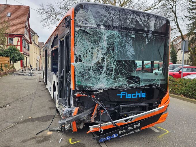 Mehrere Verletzte bei Unfall mit Linienbus