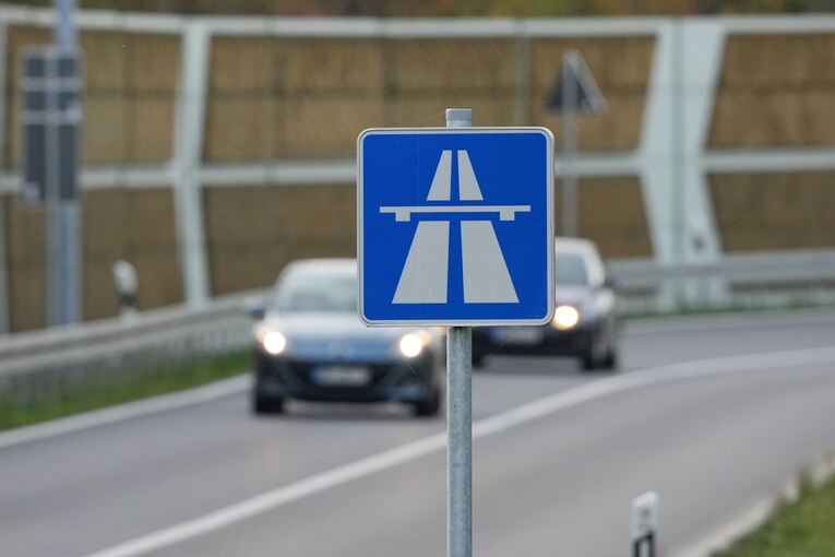 Autobahn - Symbolbild Autobahn - Symbolbild