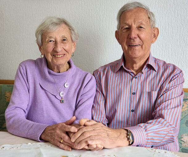 Elfriede und Matthäus Eschlbeck sind seit 65 Jahren miteinander verheiratet. Die Eiserne Hochzeit wird mit einem Gottesdienst gefeiert.