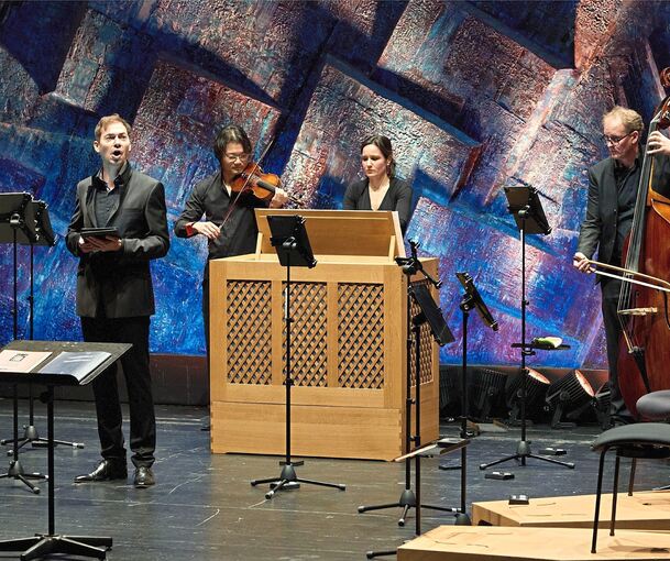 Interessante Kontraste: Countertenor Valer Sabadus (links) mit dem Stuttgarter Kammerorchester.