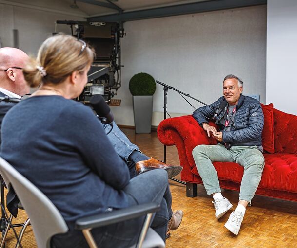Nico Hofmann im Gespräch mit Ulrike Trampus und Stephan Wolf aus der LKZ-Chefredaktion. Nico Hofmann im Gespräch mit Ulrike Trampus und Stephan Wolf aus der LKZ-Chefredaktion.