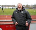 Daumen hoch: Vizepräsident Dietmar Ruf freut sich über den sportlichen Freiberger Höhenflug in der Regionalliga Südwest. Der Aufstieg ist allerdings vorerst nicht möglich – weil der SGV über keine drittligataugliche Spielstätte verfügt.