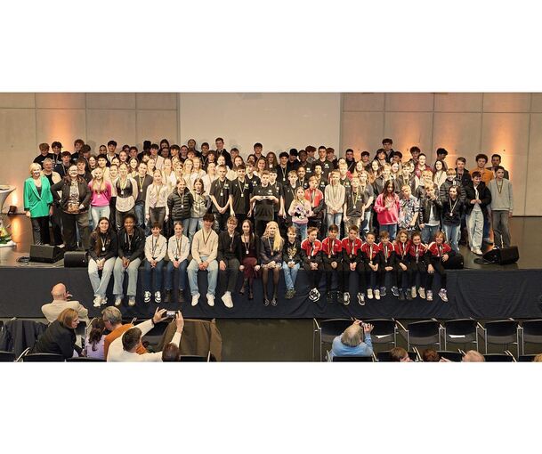 Die ausgezeichneten Sportlerinnen und Sportler.