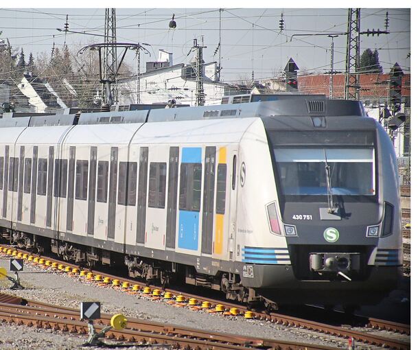 S-Bahn im neuen Design im Kreis Ludwigsburg: Trotz Verspätungen und Baustellenchaos steigen die Fahrgastzahlen leicht an.