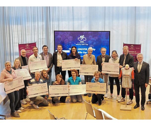 Insgesamt 60.000 Euro sind beim Charity Bike Cup 2024 zusammengekommen. Über das Geld können sich viele Organisationen freuen.