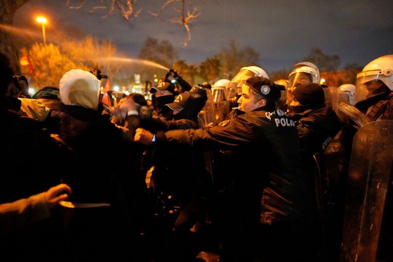 Istanbuler Bürgermeister Imamoglu festgenommen - Proteste