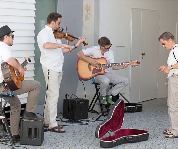 Keine Straßenmusik wegen zu hoher GEMA-Gebühr.