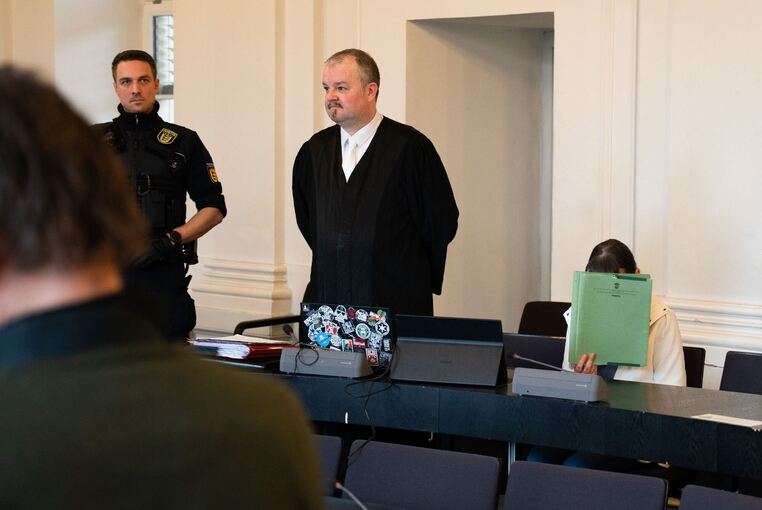 Prozess wegen Mordes an 74-jährigem Ehemann Prozess wegen Mordes an 74-jährigem Ehemann