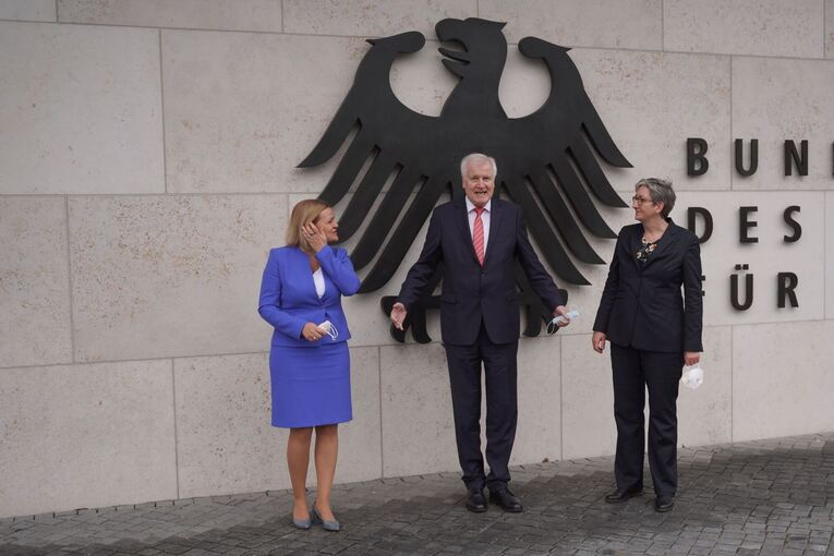 Amtsübergabe im Innen- und Bauministerium