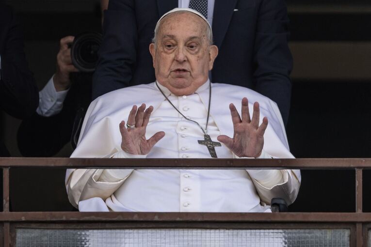 Papst verlässt nach fünf Wochen das Krankenhaus Papst verlässt nach fünf Wochen das Krankenhaus