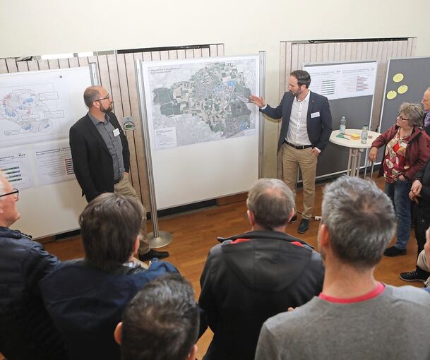 Angeregt wurde über die Planungen für die Stadtentwicklung diskutiert.