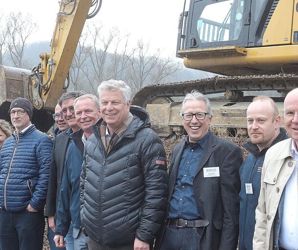 Großer Bahnhof zum Baustart der vierten Reinigungsstufe im Klärwerk Nesselwörth.
