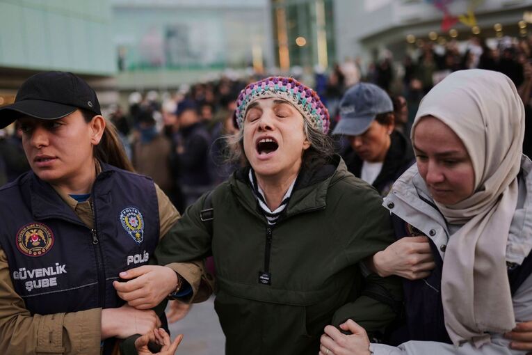 Proteste nach der Festnahme des Istanbuler Bürgermeisters Proteste nach der Festnahme des Istanbuler Bürgermeisters