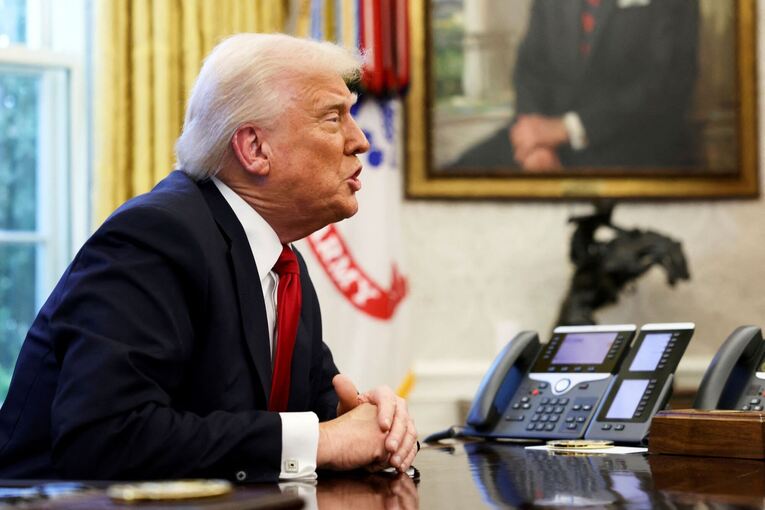 US-Präsident Trump spricht im Oval Office