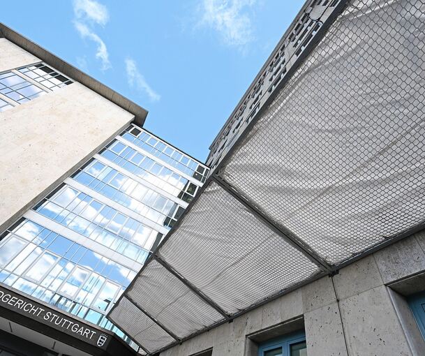 Die Richter am Landgericht Stuttgart wollen bis zum 10. Juli entscheiden, wie es mit dem Angeklagten weitergeht.