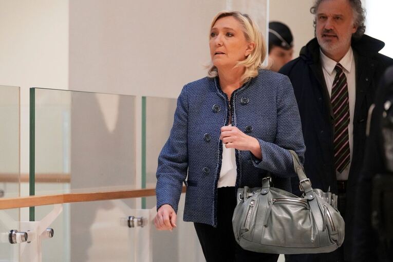 Gericht urteilt über Le Pen in Prozess um EU-Geld