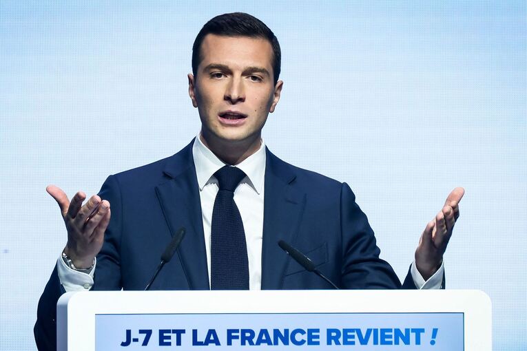 Le Pen zu zwei Jahren Haft mit Fußfessel verurteilt