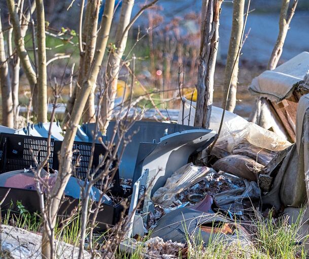 Müllablagerungen wie diese wurden jüngst offenbar verstärkt rund um Schwieberdingen entdeckt.