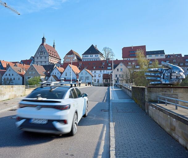 Ein Auto auf dem Weg in die Besigheimer Altstadt: Wo dort geparkt werden soll, wird heiß diskutiert.