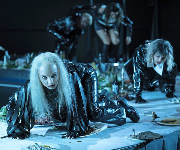 „Antigone“ als Rekomposition mit aktuellem Bezug.