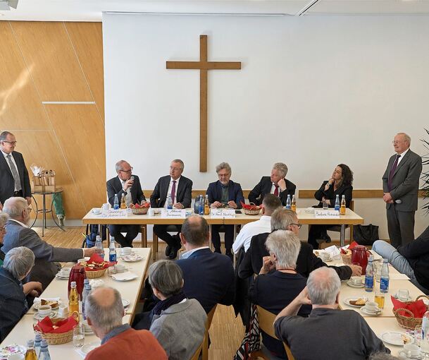 Der Karlsruher Oberbügerrmeister Frank Mentrup (Mitte) beim Bietigheimer Tag.